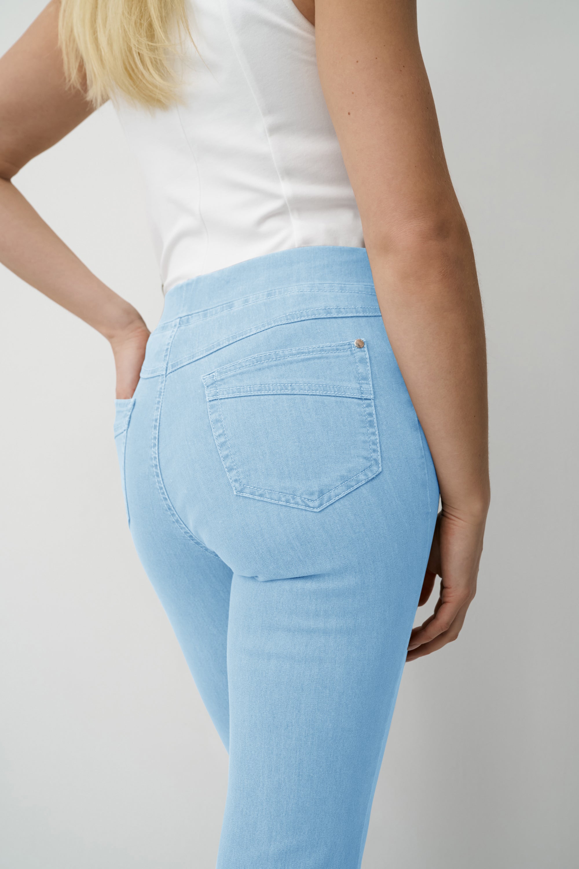 ANGELIKA JUMP IN  Short